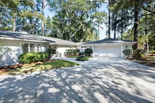 7 Wax Myrtle Ln, Hilton Head Island, SC 29926 - Photo 2