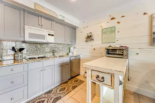 40 Folly Field Rd, Hilton Head Island, SC 29928 - Photo 10