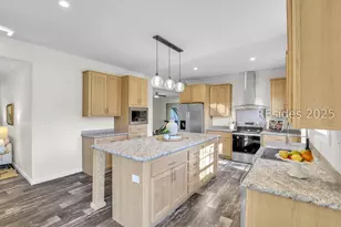 13 Vine St, Hilton Head Island, SC 29926 - Photo 16