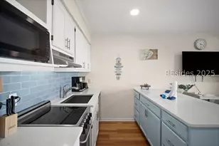 40 Folly Field Rd, Hilton Head Island, SC 29928 - Photo 10
