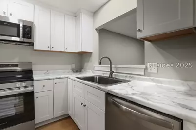 96 Mathews Drive #186, Hilton Head Island, SC 29926 - Photo 4