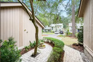 28 Oak Ct, Hilton Head Island, SC 29928 - Photo 4