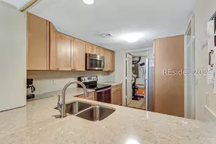 22 Lighthouse Rd, Hilton Head Island, SC 29928 - Photo 10