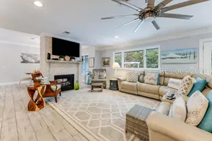 8 Edgewood Ct, Hilton Head Island, SC 29926 - Photo 6