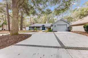 8 Edgewood Ct, Hilton Head Island, SC 29926 - Photo 2