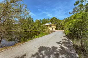 4 Plantation Dr, Hilton Head Island, SC 29928 - Photo 14