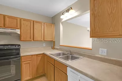 96 Mathews Drive #142, Hilton Head Island, SC 29926 - Photo 6