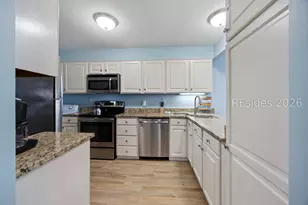 21 S Forest Beach Dr, Hilton Head Island, SC 29928 - Photo 4