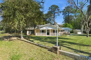3014 Shell Point Rd, Beaufort, SC 29906 - Photo 1