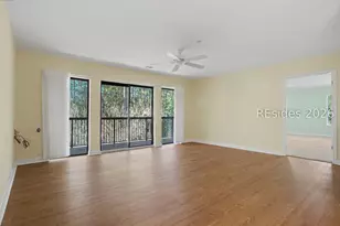 300 Woodhaven Dr, Hilton Head Island, SC 29928 - Photo 8