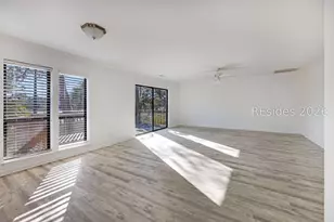18 Salt Marsh Dr, Hilton Head Island, SC 29926 - Photo 2