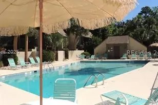 11 Tanglewood Dr, Hilton Head Island, SC 29928 - Photo 2