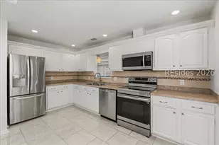 53 Salt Marsh Dr, Hilton Head Island, SC 29926 - Photo 10