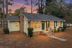 2419 Pine Ct N, Beaufort, SC 29902 - Photo 1