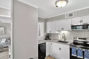 40 Folly Field Rd, Hilton Head Island, SC 29928 - Photo 10