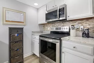 300 Woodhaven Dr, Hilton Head Island, SC 29928 - Photo 14