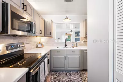 96 Mathews Drive #APT 164, Hilton Head Island, SC 29926 - Photo 8