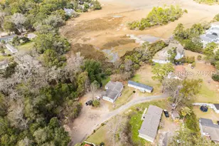 13 Sassafras Ln, Hilton Head Island, SC 29926 - Photo 16