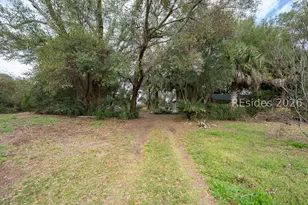 13 Sassafras Ln, Hilton Head Island, SC 29926 - Photo 10
