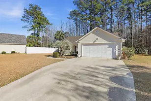 21 Wellington Dr, Bluffton, SC 29910 - Photo 2