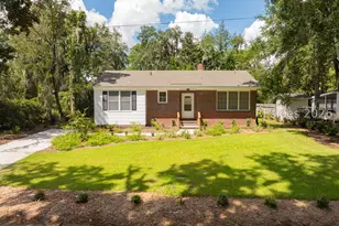 2002 Roper St, Beaufort, SC 29902 - Photo 2