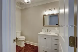 300 Grandview Ct, Hilton Head Island, SC 29926 - Photo 8