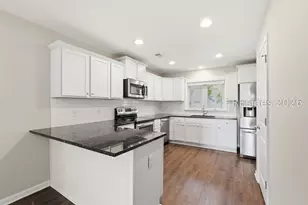 209 Ceasar Pl, Hilton Head Island, SC 29926 - Photo 2