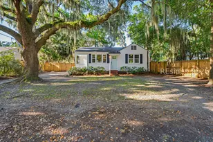 1106 Woodward Ave, Beaufort, SC 29902 - Photo 2