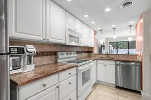 11 Tanglewood Dr, Hilton Head Island, SC 29928 - Photo 4