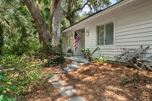 10 Hollyberry Ln, Hilton Head Island, SC 29928 - Photo 4