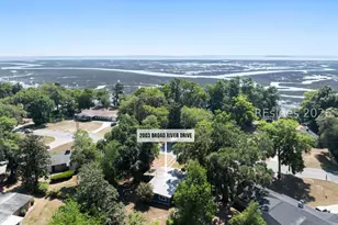 2003 Broad River Dr, Beaufort, SC 29906 - Photo 2