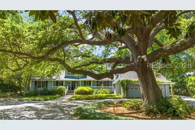 111 Fort Walker Drive, Hilton Head Island, SC 29928 - Photo 2