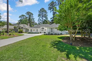 17 Pipers Pond Rd, Bluffton, SC 29910 - Photo 2