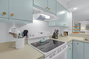 100 Colonnade Dr, Hilton Head Island, SC 29928 - Photo 8