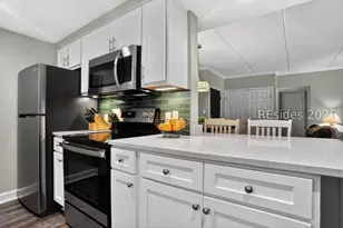 10 S Forest Beach Dr, Hilton Head Island, SC 29928 - Photo 4