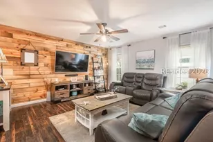 21 Pine Forest Dr, Bluffton, SC 29910 - Photo 1