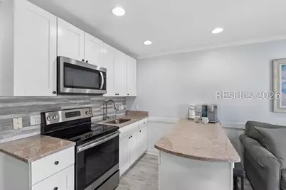 40 Folly Field Road #B102, Hilton Head Island, SC 29928 - Photo 6
