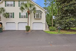 16 Brittany Pl Dr, Hilton Head Island, SC 29928 - Photo 2