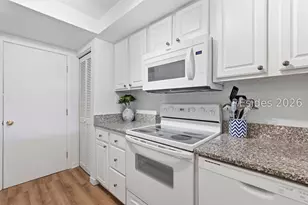 17 Harbourside Ln, Hilton Head Island, SC 29928 - Photo 4