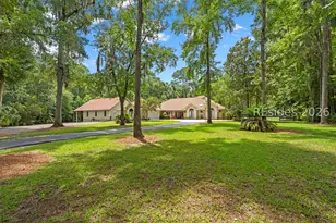 3 Pine Hill Ct, Bluffton, SC 29910 - Photo 2