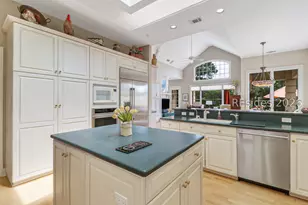 24 Glenmoor Pl, Hilton Head Island, SC 29926 - Photo 18