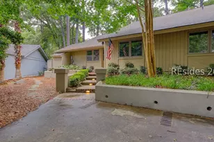 8 Pine Ct, Hilton Head Island, SC 29928 - Photo 2