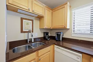 663 William Hilton Pkwy, Hilton Head Island, SC 29928 - Photo 16