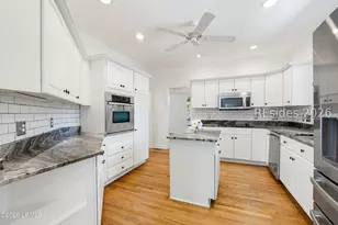 81 Dolphin Point Dr, Beaufort, SC 29907 - Photo 24
