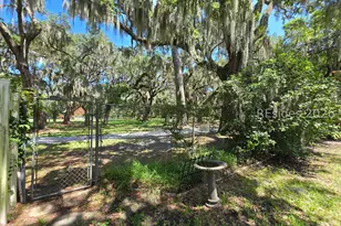 1403 Newcastle St, Beaufort, SC 29902 - Photo 22