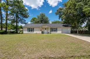 77 Pelican Cir, Beaufort, SC 29906 - Photo 1