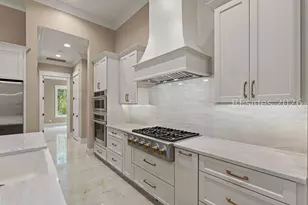 23 E Summerton Dr, Bluffton, SC 29910 - Photo 10