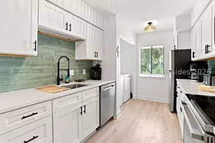 25 Deallyon Ave, Hilton Head Island, SC 29928 - Photo 4
