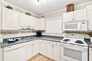 663 William Hilton Pkwy, Hilton Head Island, SC 29928 - Photo 10