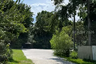 23 Reggies Rd, Hilton Head Island, SC 29926 - Photo 2